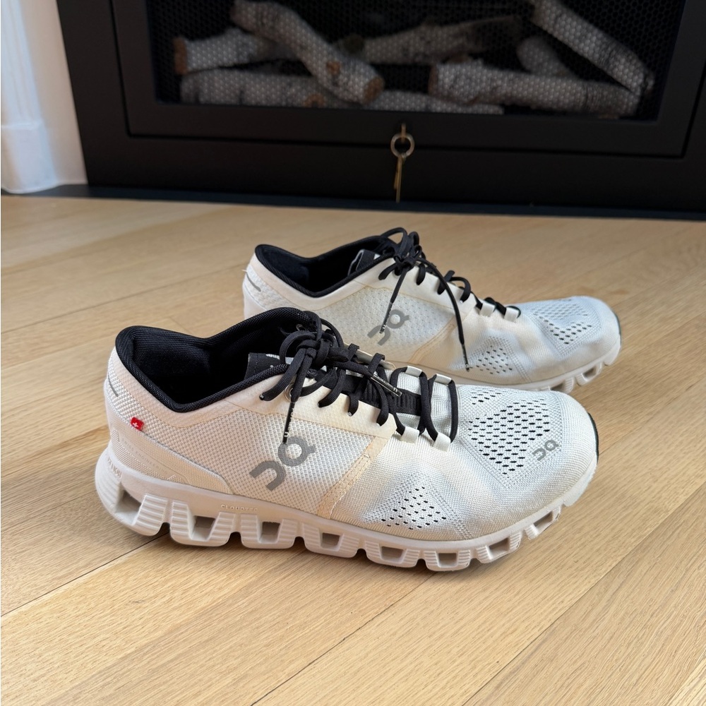 On Cloud X Cloudtec Helion White/Black Women Athletic Sneakers Size